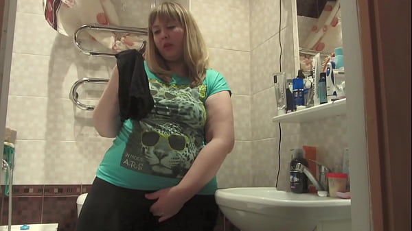 Curvy MILF found panties in someone else’s bathroom and couldn’t resist.